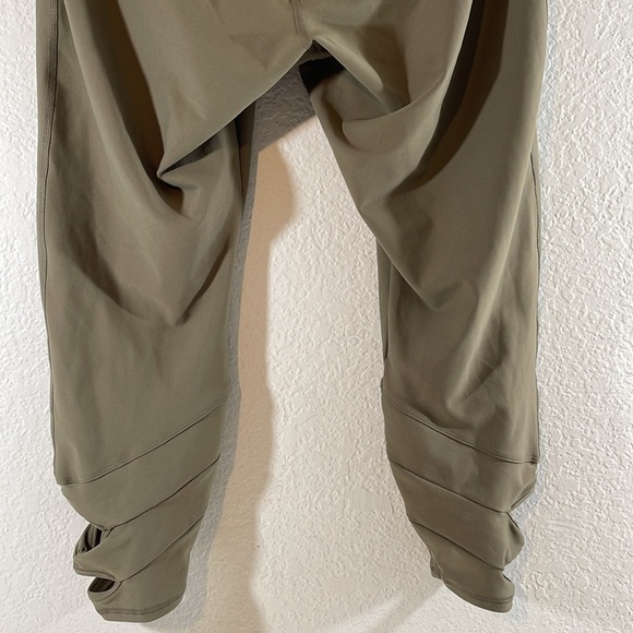 OLD NAVY Active High-Rise Powersoft Go-Dry 7/8 Ankle Cutout Leggings XL Petite - Picture 7 of 14